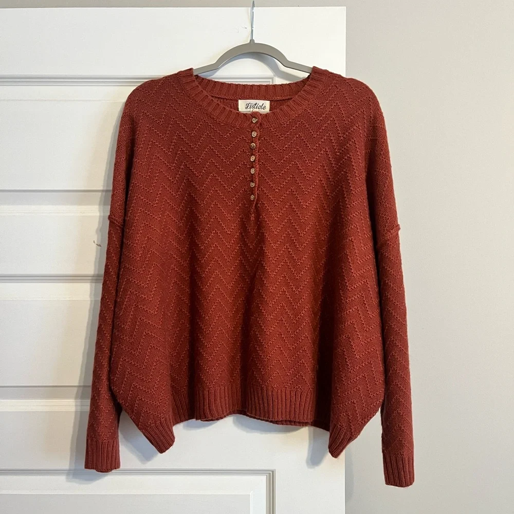Women’s Henley Chevron Sweater - Picture 1 of 4